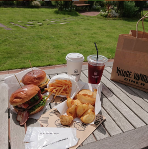 ヴィレッジヴァンガードダイナー吉祥寺店紹介 Village Vanguard Diner ヴィレッジヴァンガードダイナー