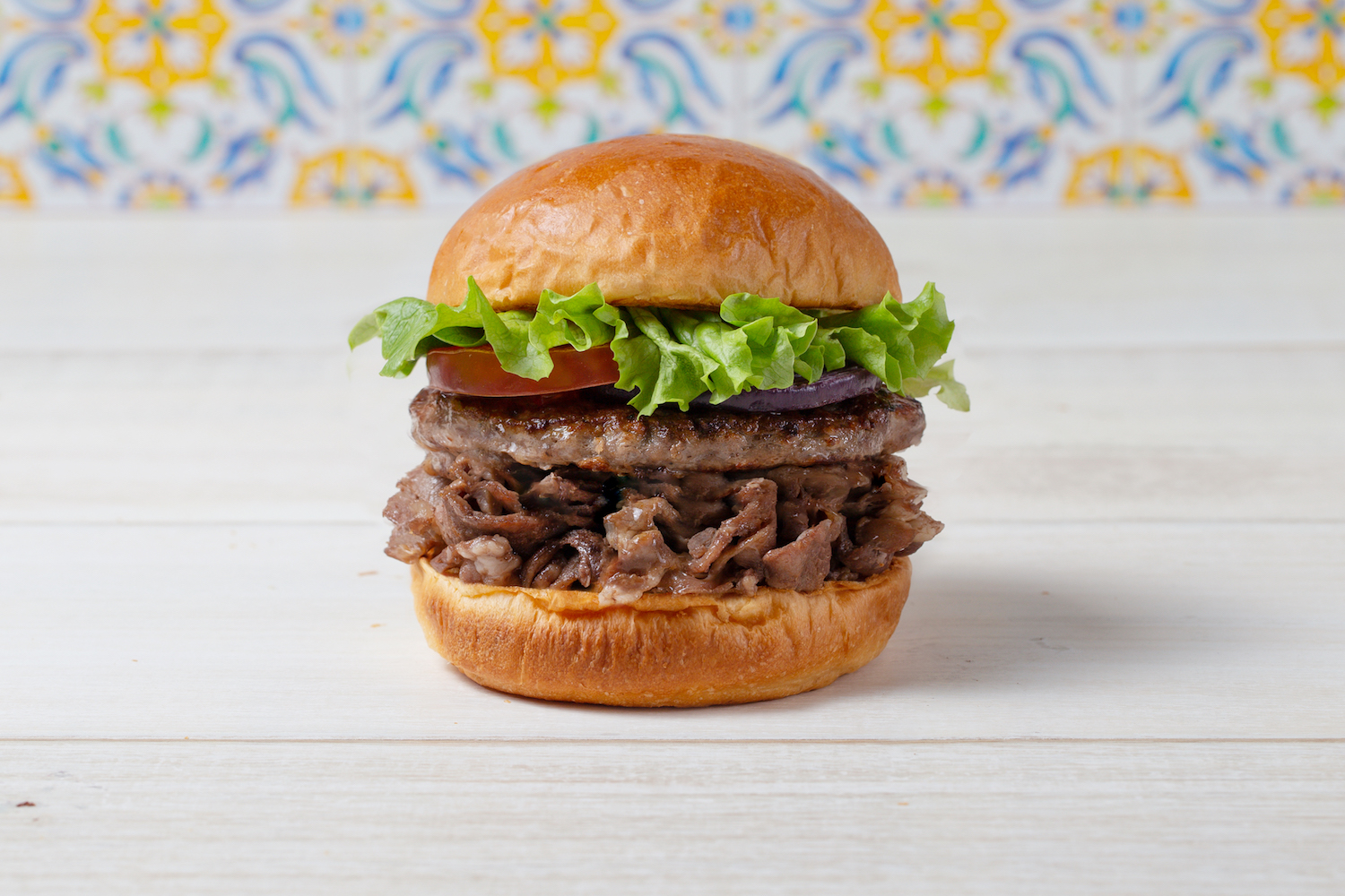 【期間限定】ラム&ビーフバーガー VILLAGE VANGUARD DINER｜ヴィレッジヴァンガードダイナー